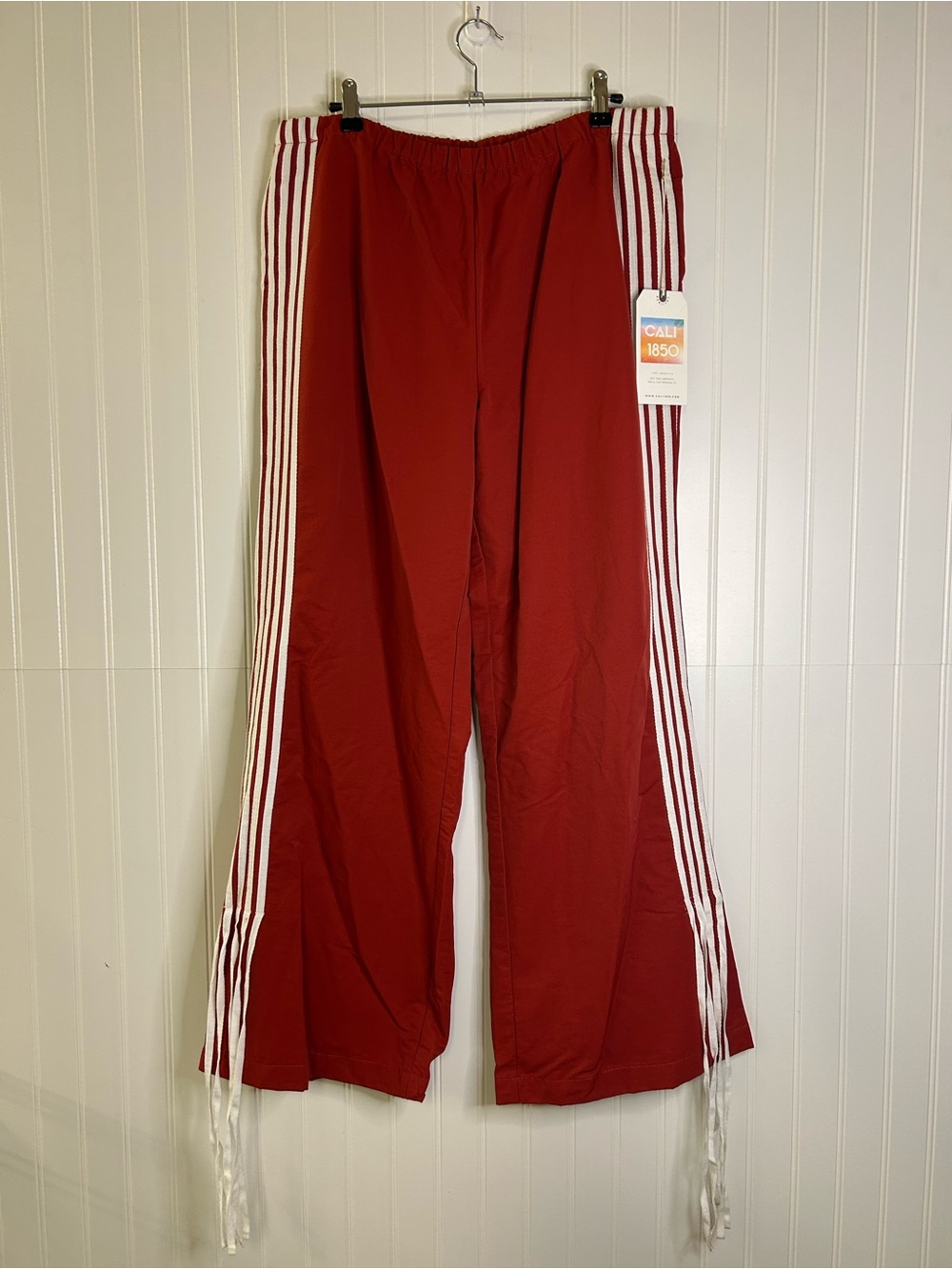 NWT Cali 1850 Track Pants with White Stripe and Elastic Waistband Size Large